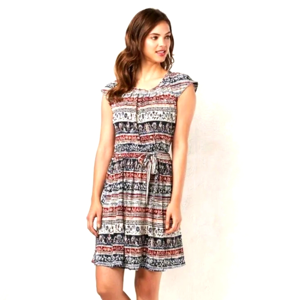 LC Lauren Conrad | Abstract Pleated Shift Dress Red/Navy